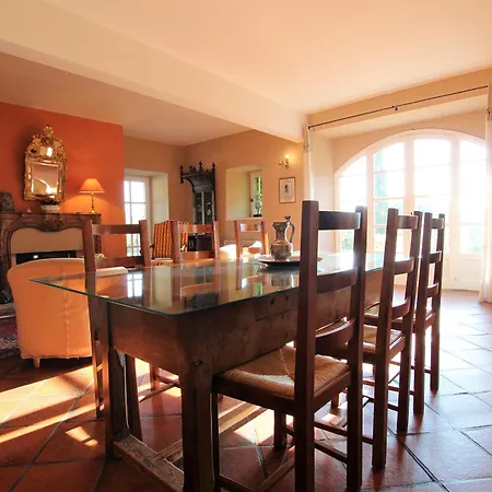 Polignac, 4 Pièces, 6 Personnes - Fr-1-582-119 *