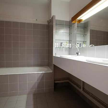 Polignac, 4 Pièces, 6 Personnes - Fr-1-582-119 Casa vacanze